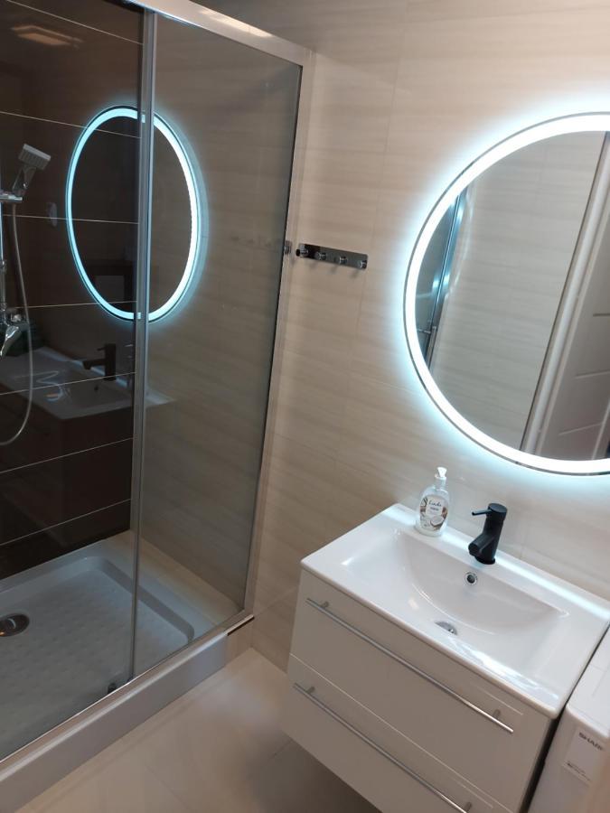 Nowy Apartament Jednopokojowy Z Lazienka Swinoujscie Luaran gambar